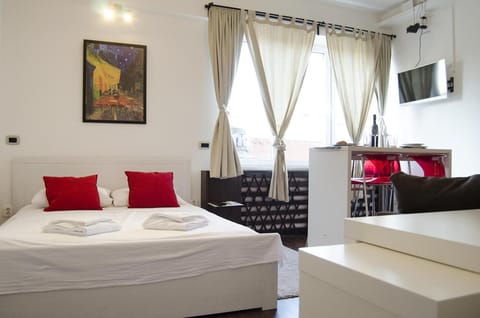 Bed, Photo of the whole room, Bedroom