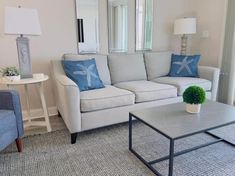 Bahia Vista Top Floor Waterfront Beauty 9-520 House in Isla del Sol