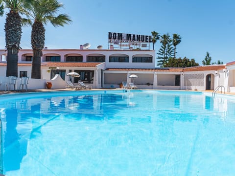 Day, Pool view, Swimming pool, sunbed
