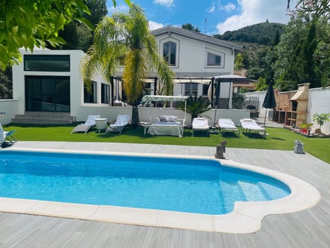 Garden view, Mountain view, Pool view, Swimming pool, sunbed
