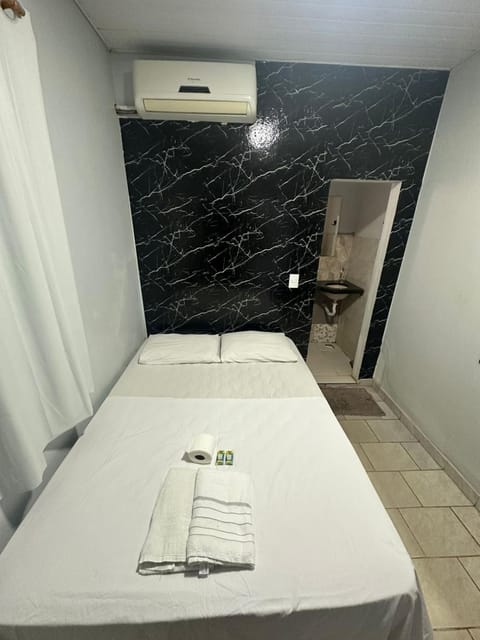 Bed, Photo of the whole room, Breakfast, internet, minibar, towels, air conditioner