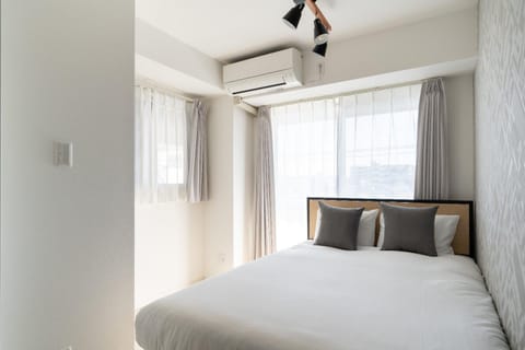 Bed, Bedroom, air conditioner