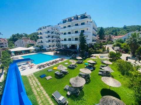 Property building, Restaurant/places to eat, Activities, Darts, Garden, Lounge or bar, Garden view, Swimming pool, Breakfast
