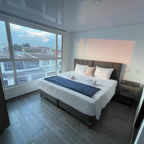 Toilet, Bed, View (from property/room), Street view, Quiet street view, room service, towels