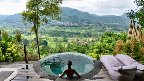 View (from property/room), Mountain view, Pool view, Swimming pool, Swimming pool