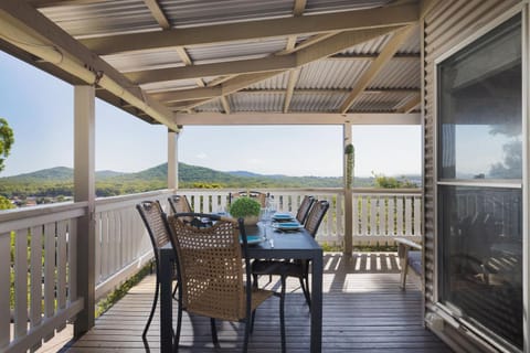 Natural landscape, View (from property/room), Balcony/Terrace, Dining area