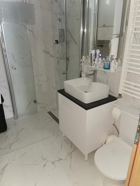 Shower, Toilet, Bathroom