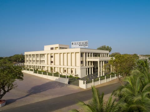 Property building, Day