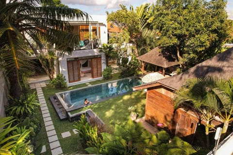 Property building, Patio, Staff, Facade/entrance, Spring, Day, People, Bird's eye view, Garden, View (from property/room), Balcony/Terrace, Decorative detail, Diving, Food, Pets, Guests, Garden view, Pool view, Area and facilities, Swimming pool, Breakfast, Dinner, Parking, internet, sunbed