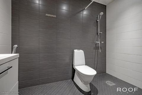 Huoneisto terassilla & parkkipaikalla Apartment in Uusimaa