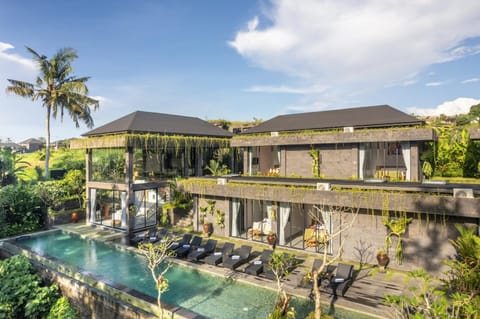 Property building, Garden view, Pool view, Swimming pool