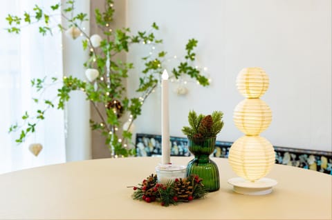 Living room, Dining area, Meals