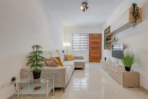 TV and multimedia, Living room, Seating area, fireplace, air conditioner
