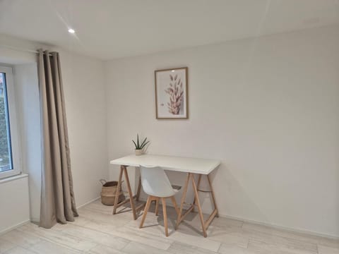 Campagne - appartement rénové avec 2 chambres Apartment in Neuchâtel, Switzerland