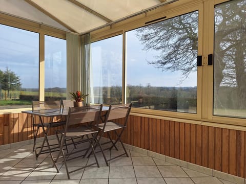 View (from property/room), Balcony/Terrace, Dining area, Garden view