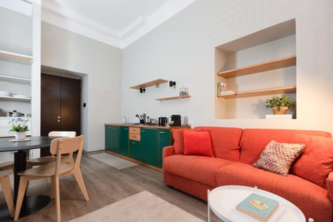 Coffee/tea facilities, Living room, Seating area, Dining area, pet friendly, stove