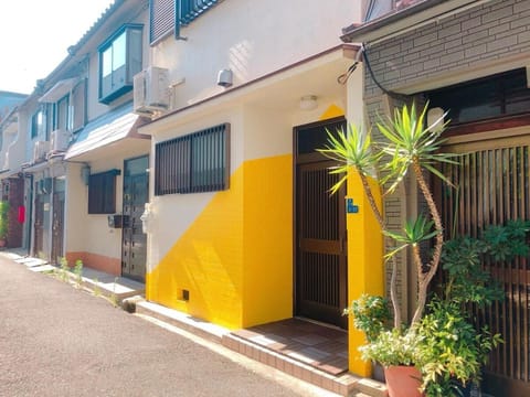 Property building, Day