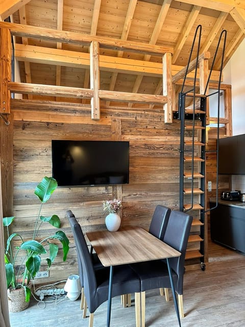 Le Petit Nantaux - Cozy Alpine Escape near Morzine Apartment in Montriond