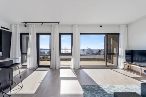 TV and multimedia, View (from property/room), Balcony/Terrace, Living room, Dining area, Sea view, Sea view