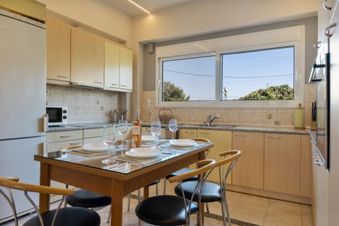 Property building, Kitchen or kitchenette, Living room