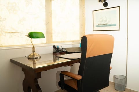 Niki Apartment, Exceptional 9,8, 500Mbps, Parking, Near OAKA, Kifisias Business Hub Apartment in Chalandri