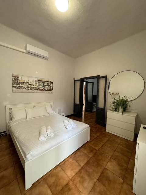 Photo of the whole room, Bedroom, towels, air conditioner