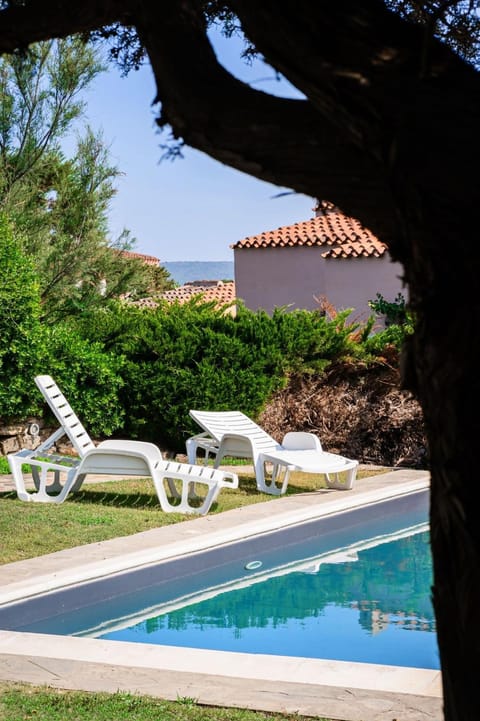 Villa Agosto - Piscina privata Villa in Punta de su Torrione