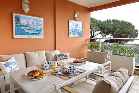 Patio, View (from property/room), Dining area