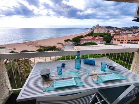 Patio, Day, Natural landscape, View (from property/room), Balcony/Terrace, Beach, Sea view