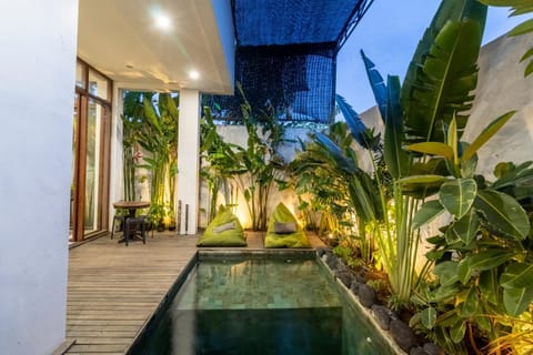 Property building, Swimming pool