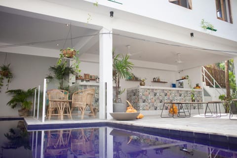 Swimming pool, Swimming pool