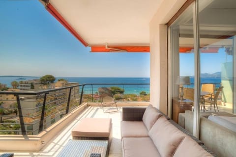 Immogroom- 2 bedrooms -Panoramic Sea view - Huge Apartment in Cannes