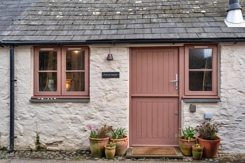 Property building, Off site, Day
