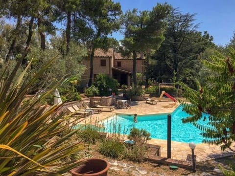 Property building, Patio, Spring, Day, Natural landscape, Garden, Garden view, Pool view, Swimming pool, sunbed