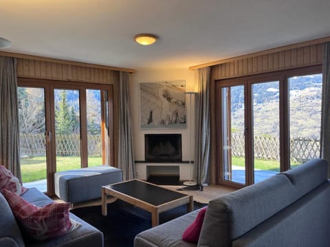 Communal lounge/ TV room, Living room