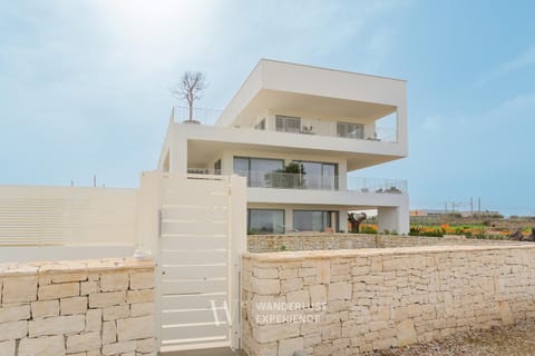 Property building, Day, View (from property/room), Balcony/Terrace