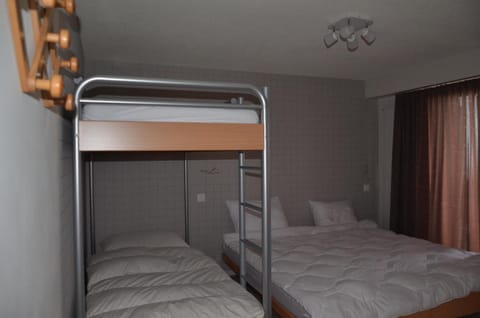 Bed, Bedroom, bunk bed