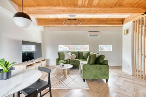 Stay Portland - AlbertaArts Happy Place Townhome - 91 WalkScore House in Portland