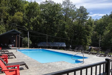 Cabin in the Smokies with Mountain View! Cabin in Pigeon Forge