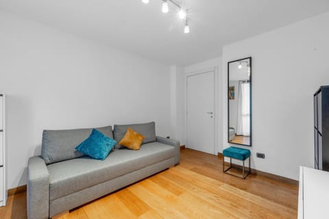 Milano-Rho Fiera Exclusive stay private parking Apartment in Rho