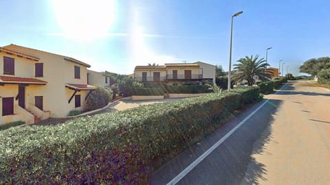 Neighbourhood, Street view