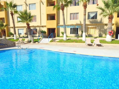 Property building, Day, Garden, Pool view, Swimming pool, sunbed