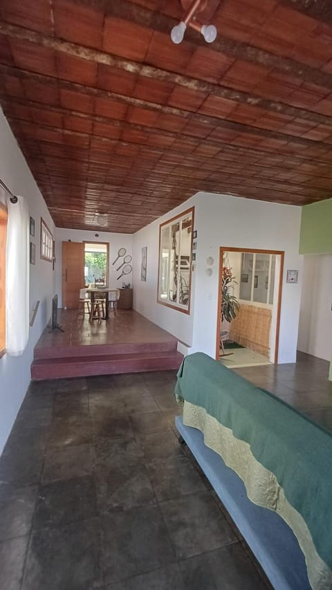 Casa de praia em Itaúna, Saquarema, Pertinho do mar 150 m da areia com 3 quartos e ar condicionado House in Saquarema