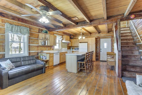 Historical Log Cabin on 80 Acres in Hartford! Cabin in Wisconsin