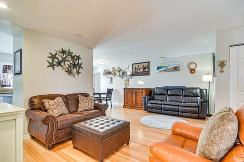 Pet-Friendly Home with Pool and BBQ in Largo House in Largo