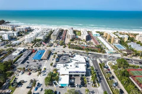 Property building, Bird's eye view, Location