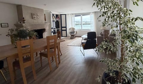 TV and multimedia, Living room, Seating area, Dining area, Sea view