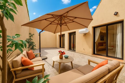 Patio, Balcony/Terrace, Seating area, Dining area