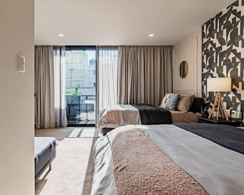 Spacious 6BR Home with Gym and Terrace in Roma Sur House in Mexico City