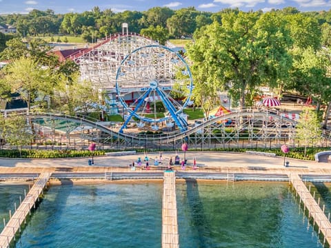 Rockn Reel on East Lake Okoboji House in Spirit Lake